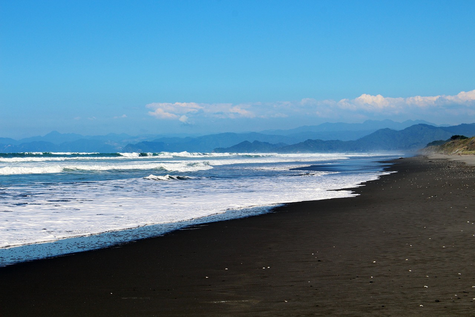 Beauty of Pinney's Beach in Nevis: A Paradise Awaits