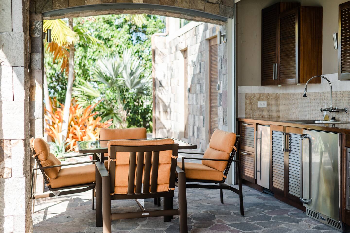 d997de8b-6502-4b51-a1ed-f764144223fd